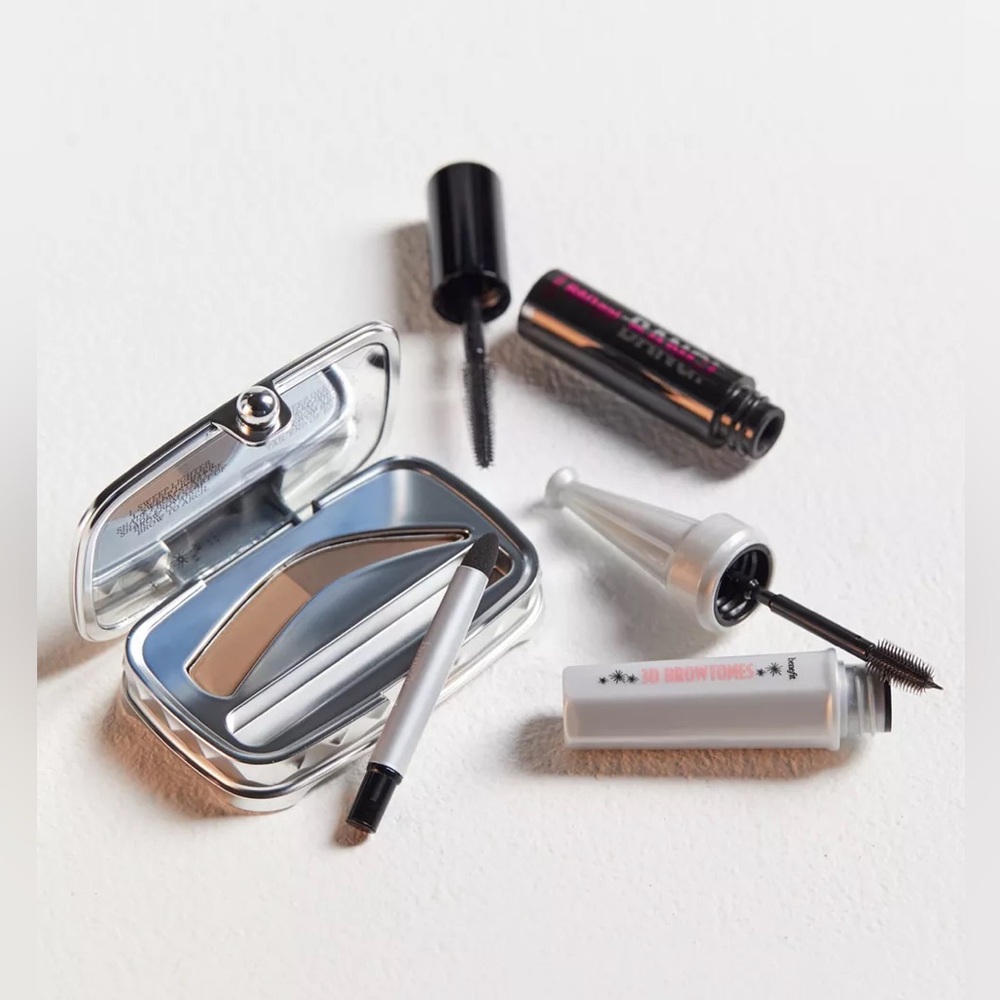 BENEFIT COSMETICS BROWS ON, LASH OUT! BROW & MASCARA SET (NEW WITH TAGS) - Picture 2 of 2